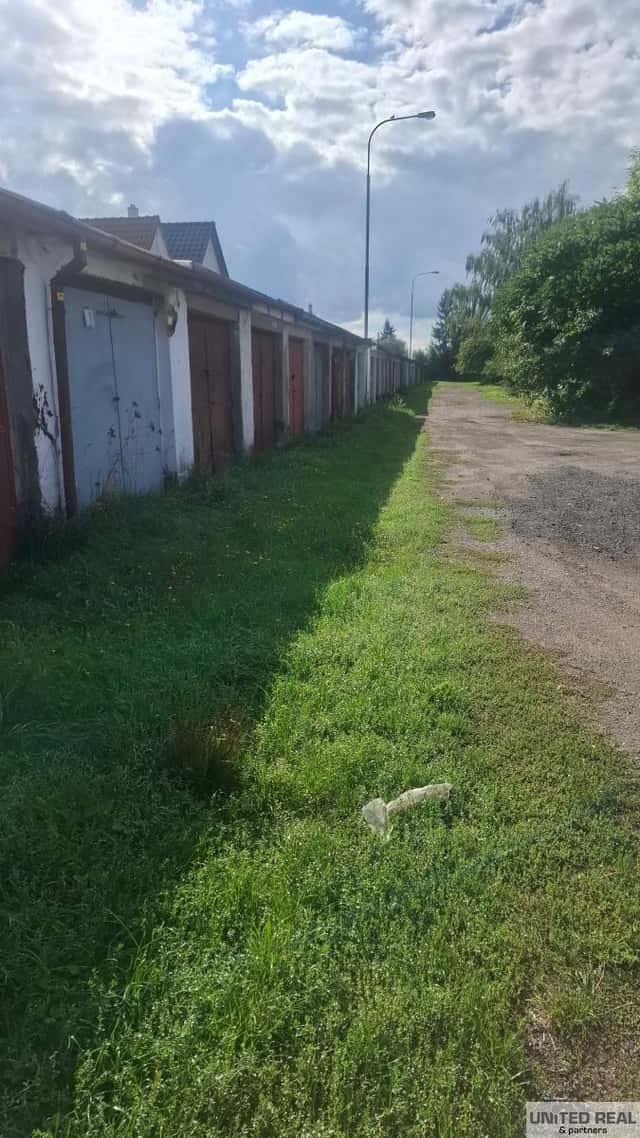Garáž na vlastním pozemku v Ohrazenicích, Pardubice – Ohrazenice