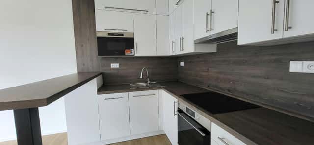 Pronájem bytu 2+kk s lodžií a parkovacím stáním v novostavbě rezidenčního domu CENTROPOLIS, Nové sady, Brno – Staré Brno, okres Brno-město