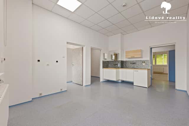 Prodej nadstandardní kliniky s operačním sálem, 274 m² Rožnov pod Radhoštěm, Lesní, Rožnov pod Radhoštěm, okres Vsetín