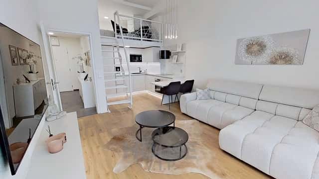 Pronájem luxusního bytu 2+kk, 62,9 m + spací patro, balkon, pracovna a 2 parkovací stání Praha 3, Ž, Malešická, Praha 3 – Žižkov