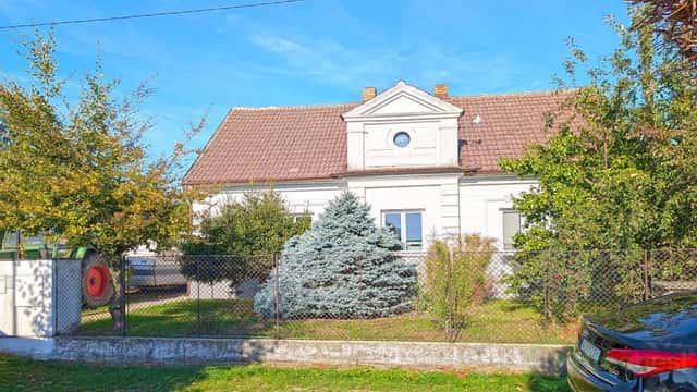Prodej RD Dobřenice, pozemek 2040 m2, Dobřenice, okres Hradec Králové