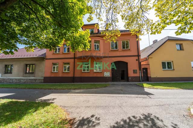 Prodej rodinného domu 332 m² s vedlejší stavbou, pozemek 1 040 m², Tlustice, Tlustice, okres Beroun