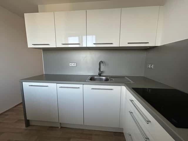 Pronájem bytu 3+1 63 m², náměstí Republiky, Opava – Předměstí