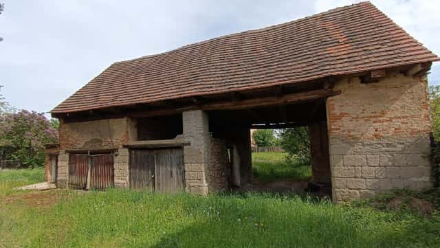 Prodej stodoly na přestavbu na rodinný dům (B), Štětí – Brocno, okres Litoměřice