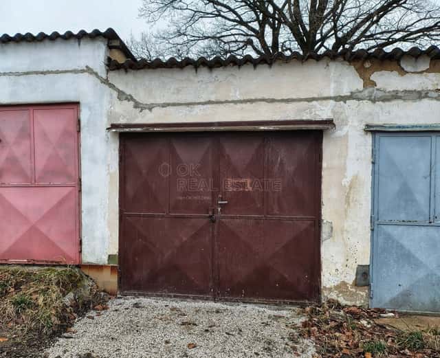 Garáž u Papírny, Plzeň, okres Plzeň-město