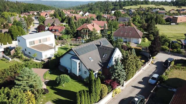 BrnoÚtěchov: velkorysý dům 5+1 263m2 se zahradou 1012m2 a vířivkou, Brno – Útěchov, okres Brno-město