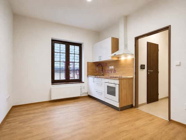 Pronájem, byt 1+kk, 20 m2, Jindřichův Hradec, náměstí Míru, nám. Míru, Jindřichův Hradec – Jindřichův Hradec I
