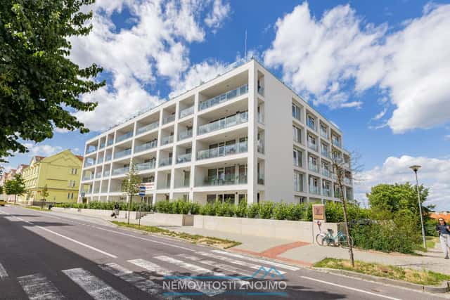 Prodej jedinečného bytu s terasou 150m2 a vířivkou, ul. Jarošova, Znojmo, Jarošova, Znojmo