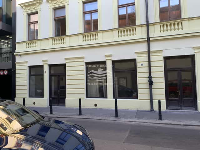 K dlouhodobému pronájmu nabízíme obchodní prostor ve stavu "shell & core" v historickém cent, Nekázanka, Praha 1 – Nové Město