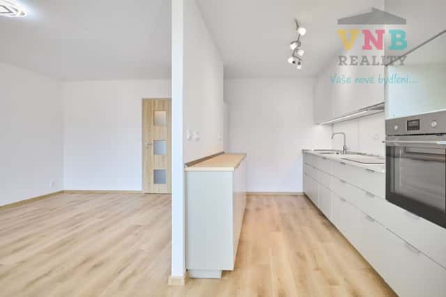 Pronájem krásného, světlého bytu 4+1 po kompletní rekonstrukci, Praha 4, Michle (ul. Ohradní), Ohradní, Praha 4 – Michle