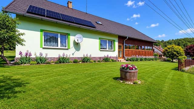 Prodej atypického rodinného domu s hospodářským zázemím v obci Javorník., Javorník, okres Jeseník