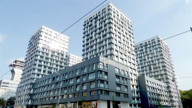 2+kk se zimní zahradou a garážovým stáním v rezidenci Garden Towers na Žižkově., Olšanská, Praha 3 – Žižkov