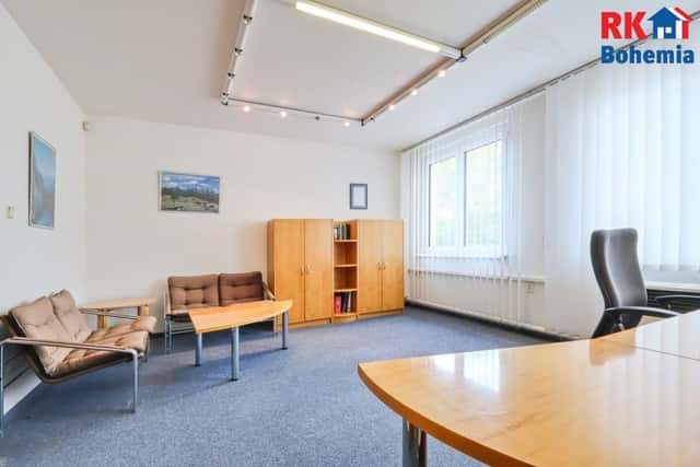 Pronájem kancelářských prostor, 3 místnosti o celkové výměře 116 m2 v Českém Brodě v ulici Zborovská, Zborovská, Český Brod, okres Kolín