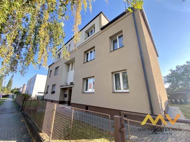 Pronájem rekonstruovaného bytu 1+kk se zahradou, 38 m2, Hradec Králové - ul. Maxe Malého., Maxe Malého, Hradec Králové – Plácky