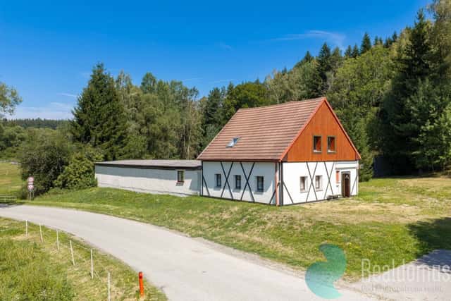 Prodej dům 3+kk se zastřešenou terasou pro rekreaci i podnikání v atraktivní lokalitě Frymburk, Frymburk, okres Český Krumlov