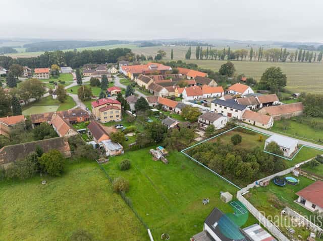 Prodej, stavební pozemek, 1.303 m2, Radošovice u Českých Budějovic, Radošovice – Radošovice u Českých Budějovic, okres České Budějovice