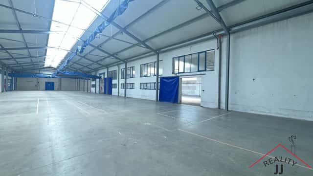Pronájem průmyslových hal 3160 m2 a kanceláří 200 m2, Praha - Hostivař, U továren, Praha 10 – Hostivař