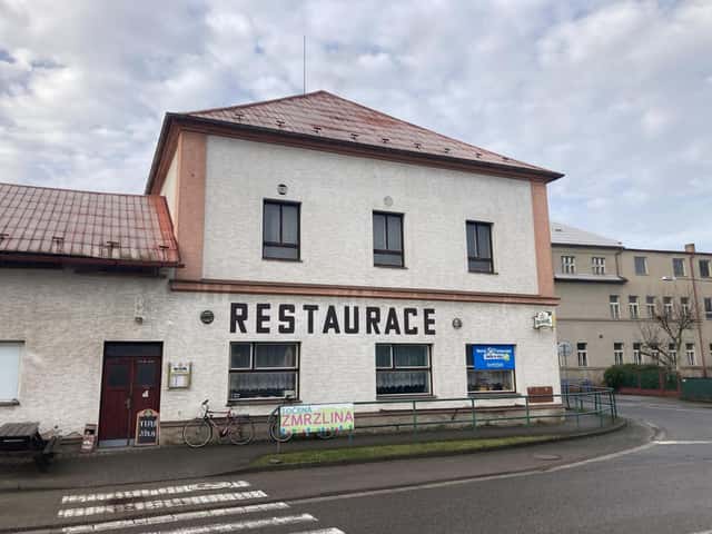 Prodej komerční nemovitosti s restaurací, sálem a bytem 2+kk Dolní Roveň, Dolní Roveň, okres Pardubice