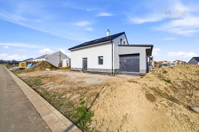 Prodej novostavby se zahradou a garáží 4+kk Třebčín u Olomouce, Lutín – Třebčín, okres Olomouc