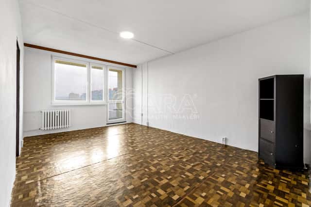 Byt k rekonstrukci 3+1, Praha Petrovice, Rezlerova, Praha 10 – Petrovice
