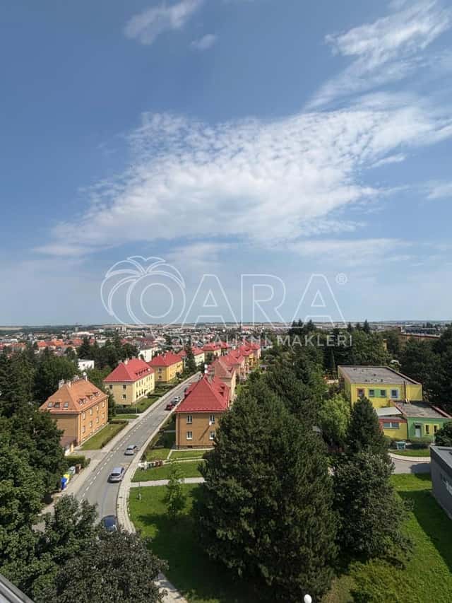 Byt 2+1, lodžie, sklep, 8.NP poslední patro, Východ - Jih, Nerudova, Opava – Předměstí
