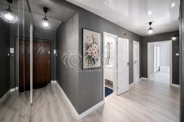 AKCE. Prodej družstevního bytu 2+1, 56 m² Na Rokytce, Praha 8 Libeň, Na Rokytce, Praha 8 – Libeň