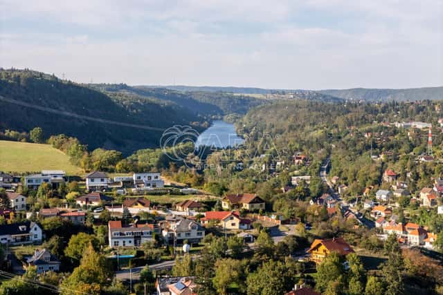 Prodej domu 4+1, 160m2, zahrada 300m2, sklep, garáž, Za Kocábou, Štěchovice, okres Praha-západ