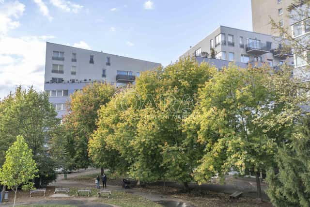 Prostorný byt 2+kk s obří terasou (58 m²), parkováním a výhledem do zeleně Praha 5, Motol, Kudrnova, Praha 5 – Motol