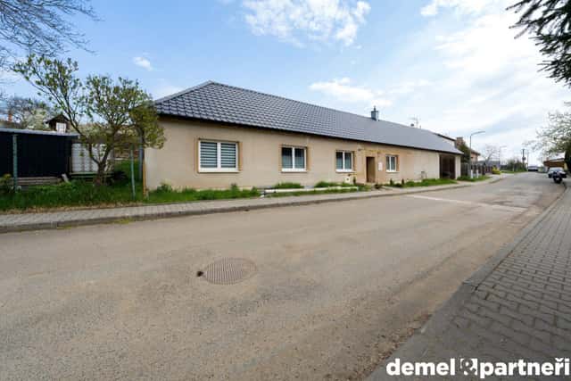 RODINNÝ DŮM 5+KK, S PROSTORNOU ZAHRADOU VE VALČI, Valeč, okres Třebíč