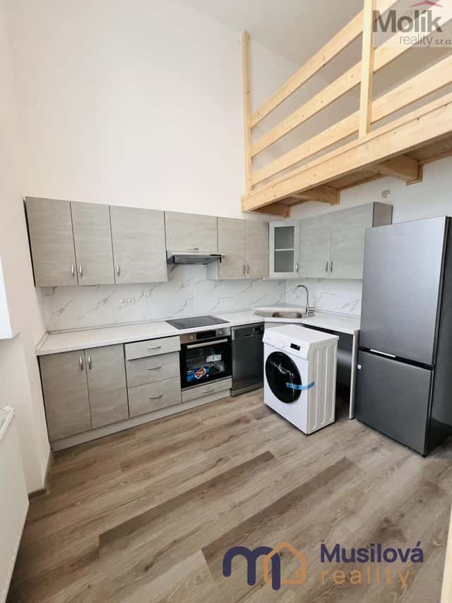 Pronájem bytu 2+kk 57 m2, Myslbekova, Teplice