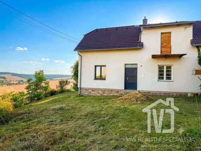 Prodej domu k rekonstrukci s rozsáhlými pozemky. Na Lísku-Hudlice., Na Lísku, Hudlice, okres Beroun