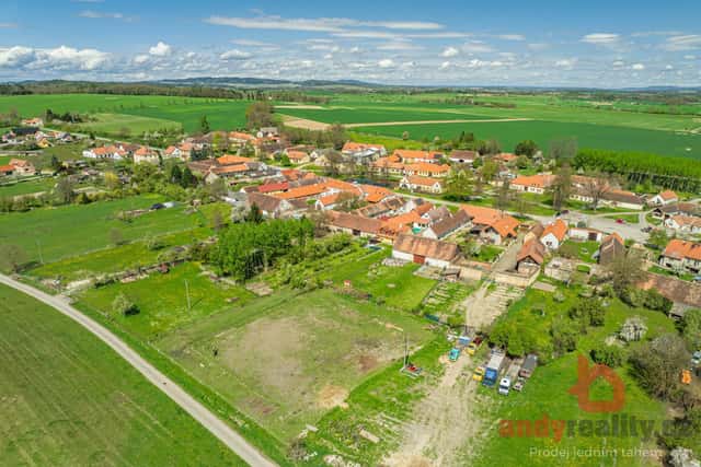 Vícegenerační rodinný dům s velkou dílnou a stavebním pozemkem v obci Mahouš u Netolic, Mahouš, okres Prachatice