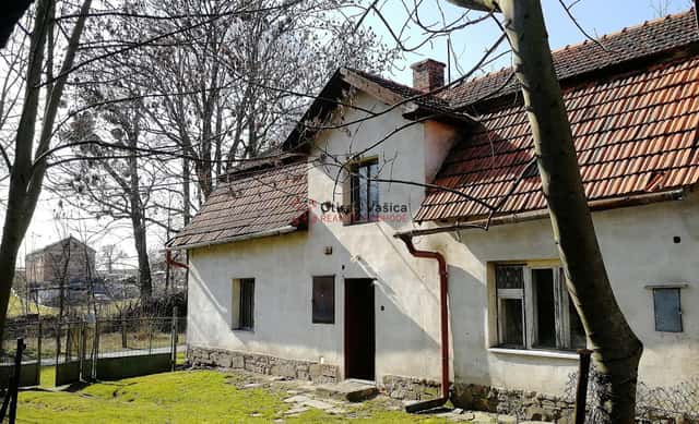Kujavy - RD k rekonstrukci s pozemky 3700 m2., Kujavy, okres Nový Jičín