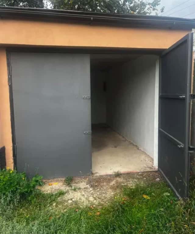 Prodej zrekonstruované řadové garáže, Obrnice, okres Most, 18m2, Obrnice, okres Most