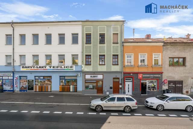 Bytový dům se 3 byty a komerčním prostorem v obci Teplice, část Sobědruhy, ul. Masarykova třída 83., Masarykova třída, Teplice – Sobědruhy