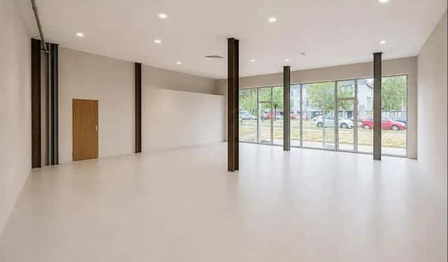 Pronájem obchodního prostoru 154 m², Praha 10 Strašnice, ul. V Olšinách, Praha 10 – Strašnice