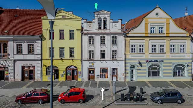 Městský dům v centru města Stříbro, okres Tachov, se zahradou a platným povolením na 4 byty, Stříbro, okres Tachov
