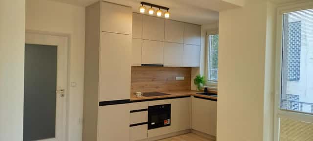 Světlý, nezařízený byt 4+kk, 84 m2 včetně balkonu, s garáží, po kompletní rekonstrukci, Volejníkova, Brno – Černá Pole, okres Brno-město