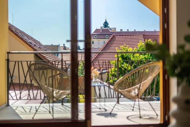 Apartmán Rulanda | 3+KK + terasa + vlastní parkovací stání s výhledem na barokní Valtický zámek, Sobotní, Valtice, okres Břeclav