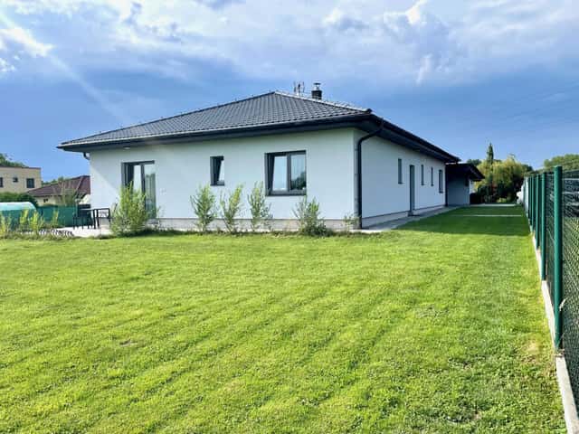 Novostavba rodinného domu se 2 bytovými jednotkami, v Horní Suché na hranici Havířova, Kuncovka, Horní Suchá, okres Karviná