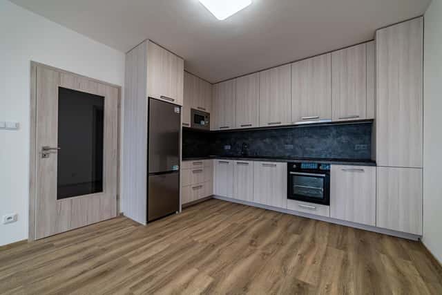 Pronájem rezidenčního bytu 2+kk, 53 m2 s terasou a vlastním parkovacím stáním, ul. Veslařská, Plzeň, Plzeň – Litice, okres Plzeň-město