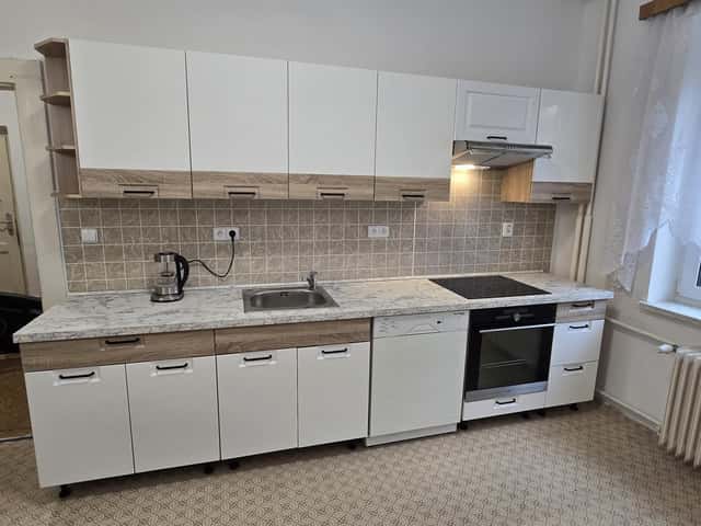 Pronájem prostorného 2+1 (65 m2) s balkonem a zahradou v ul. Zahradní, Plzeň, Zahradní, Plzeň – Východní Předměstí, okres Plzeň-město
