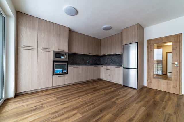Pronájem rezidenčního bytu 4+kk o velikosti 87 m2 s terasou a vlastním parkovacím stáním, Plzeň, Veslařská, Plzeň – Litice, okres Plzeň-město