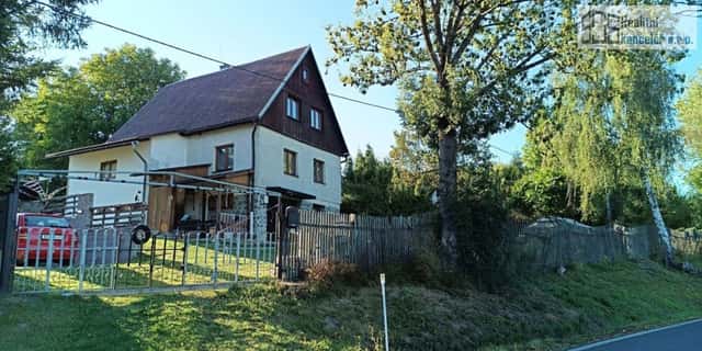 RD Jiříkov - Kněžpole dům s garáží, dílnou a velkou zahradou, možnost další stavby na pozemku, Jiříkov – Kněžpole, okres Bruntál