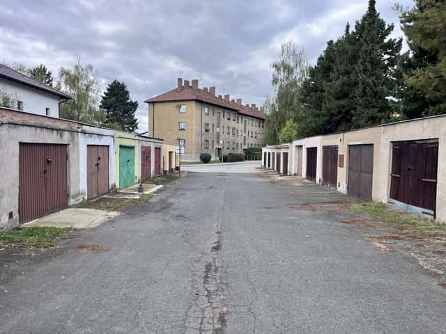 Prodej prostorné garáže v ulici Na Sídlišti Klecany, Praha-východ, Klecany, okres Praha-východ