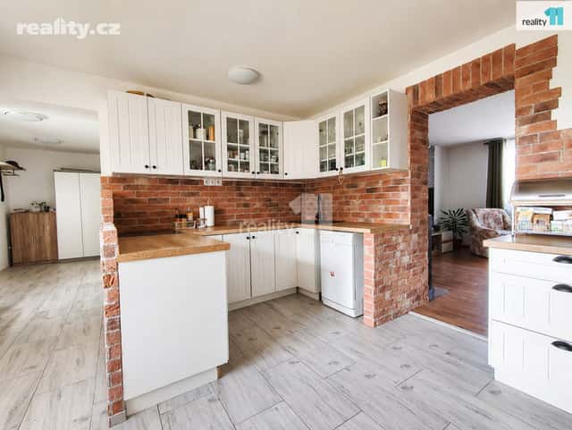 Prodej dům 206 m², pozemek 750 m², Křičeň, okres Pardubice