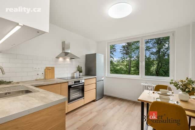 Pronájem byt 3+1, 79 m², osobní, Urbánkova, Praha 4 – Modřany