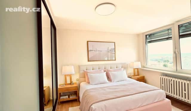 Pronájem byt 2+kk, 48 m², Hlaváčova, Praha 8 – Kobylisy