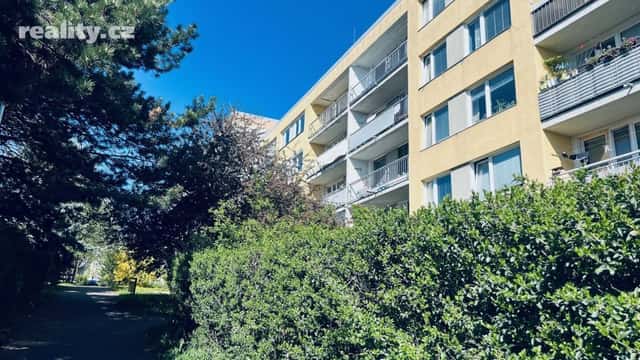 Pronájem byt 3+1, 84 m², panel, osobní, Chotovická, Praha 8 – Kobylisy