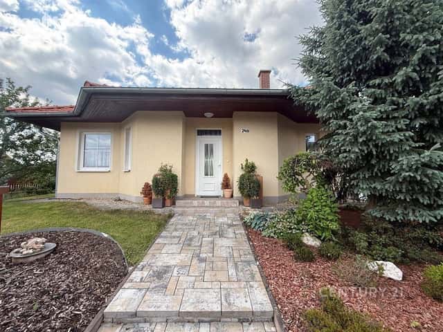 Pronájem dům 3+1, 110 m², pozemek 594 m², Zelená, Babice u Rosic, okres Brno-venkov